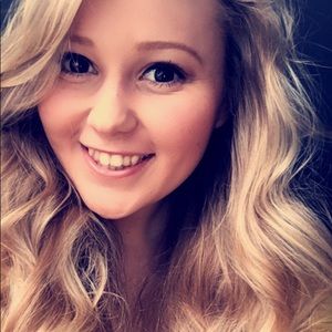 Meet your Posher, Abbie